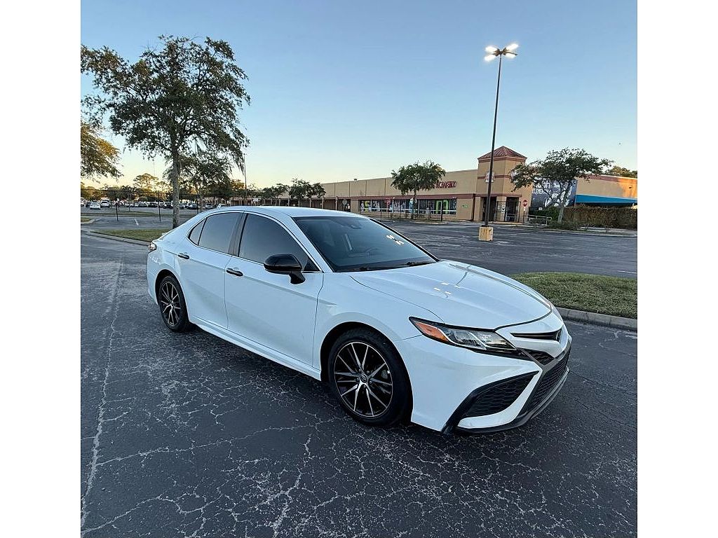 2021 Toyota Camry SE