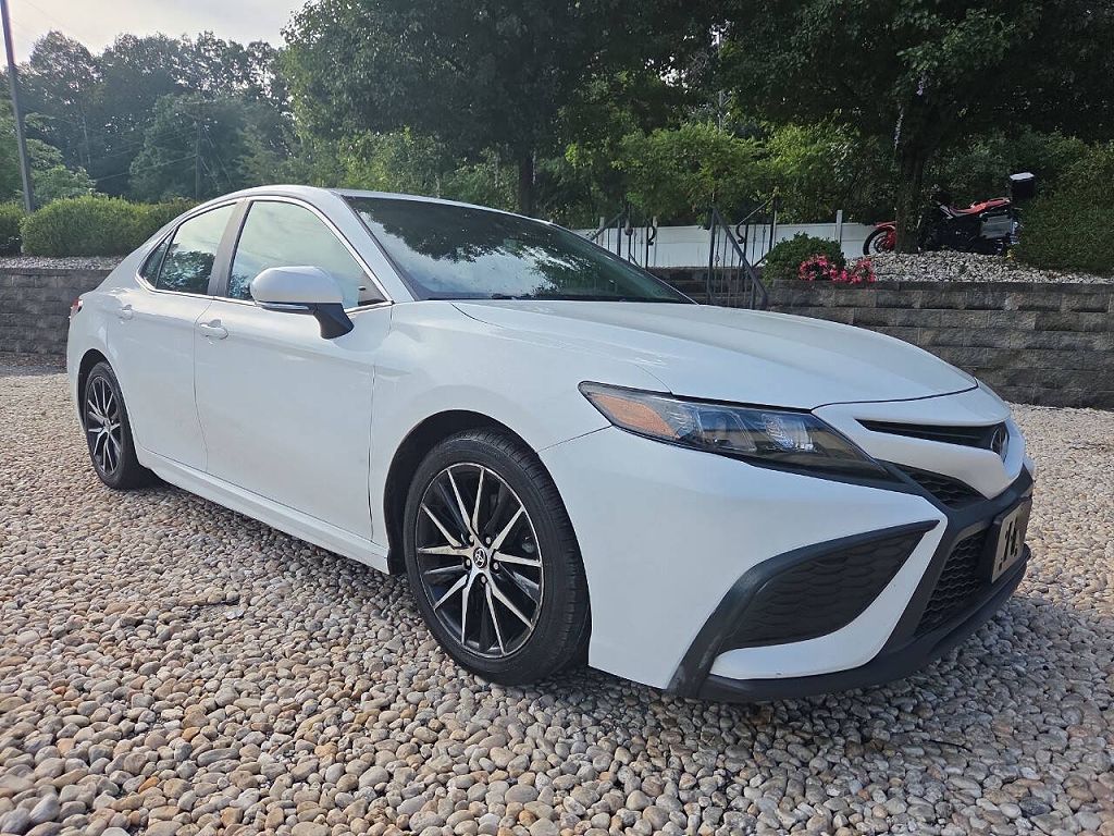2022 Toyota Camry SE Nightshade Edition