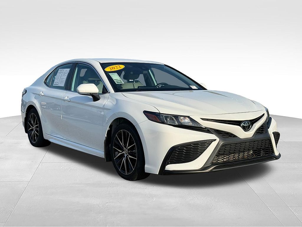 2022 Toyota Camry SE Nightshade Edition
