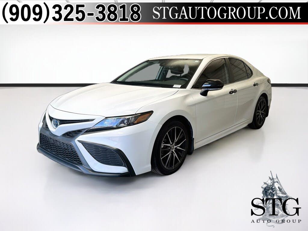 2024 Toyota Camry Hybrid SE