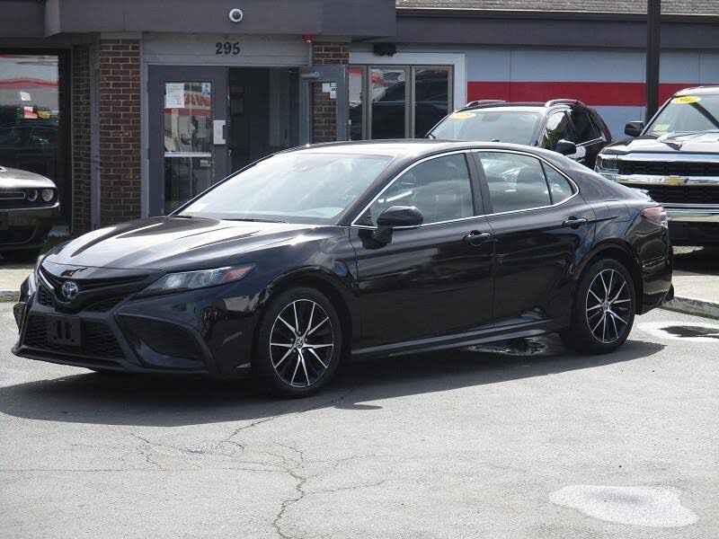 2022 Toyota Camry Hybrid SE Nightshade