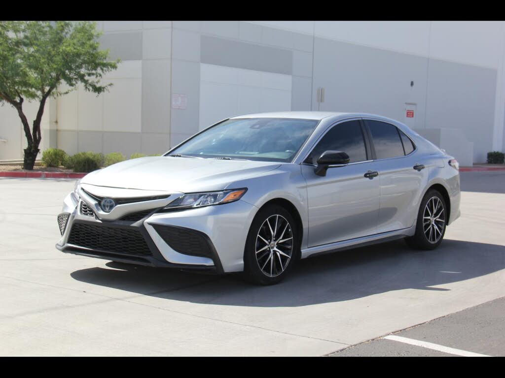 2022 Toyota Camry Hybrid SE Nightshade