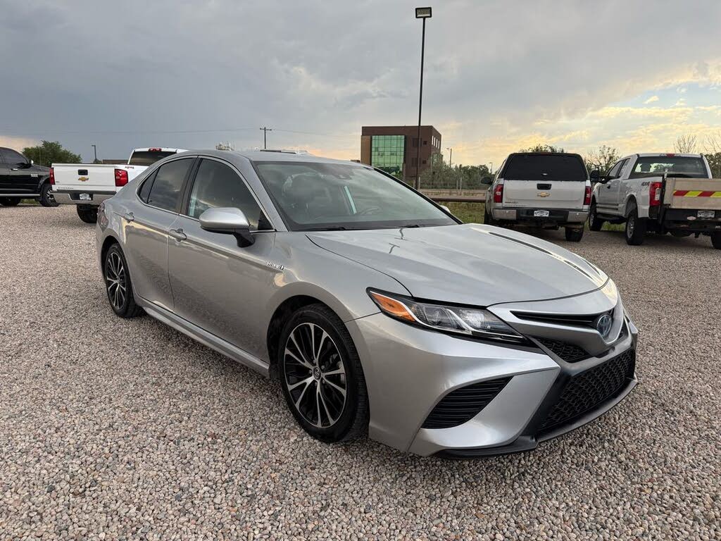 2020 Toyota Camry Hybrid SE