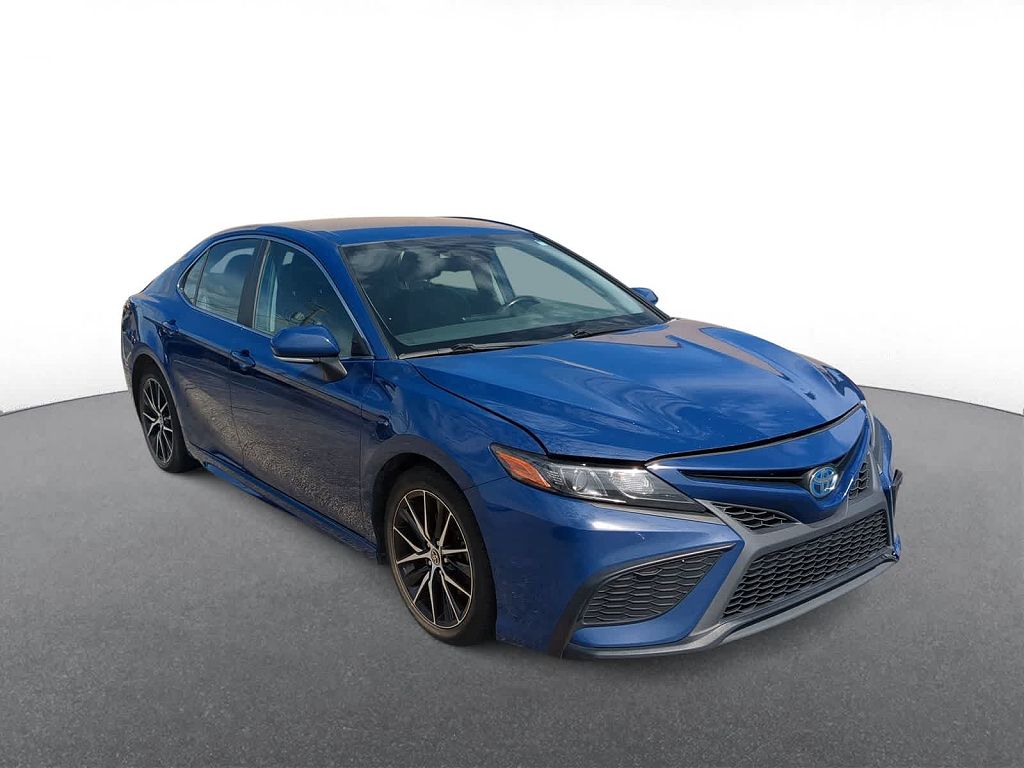 2023 Toyota Camry Hybrid SE