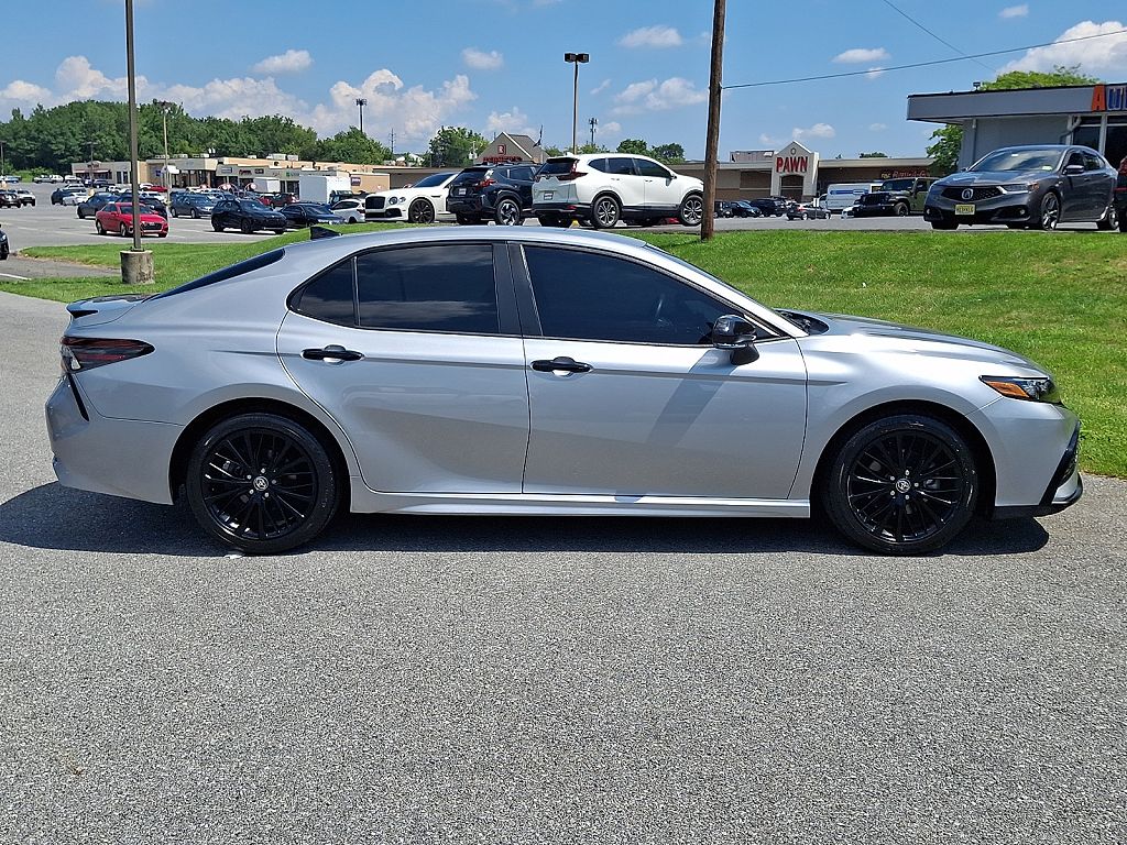 2022 Toyota Camry Hybrid SE Nightshade