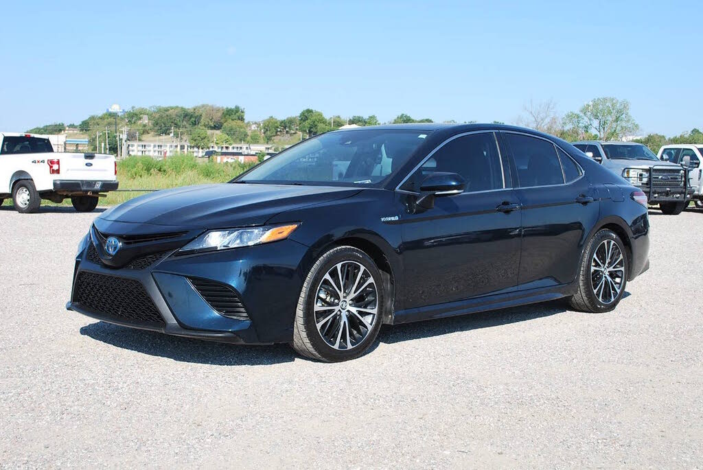 2020 Toyota Camry Hybrid SE
