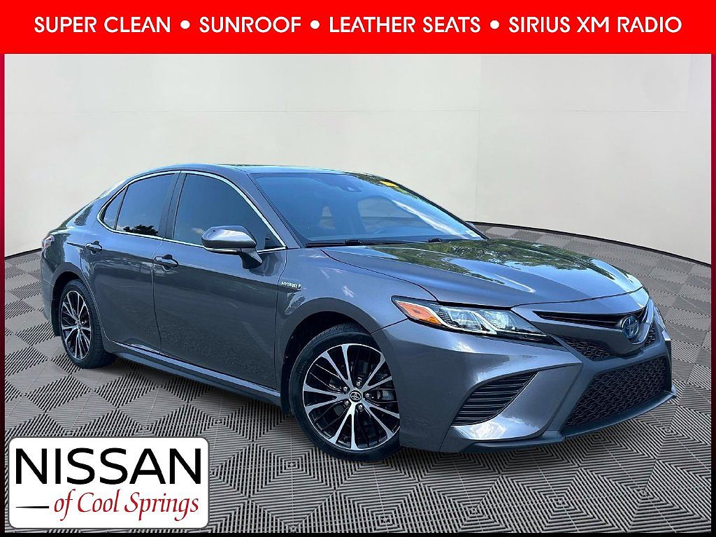 2020 Toyota Camry Hybrid SE