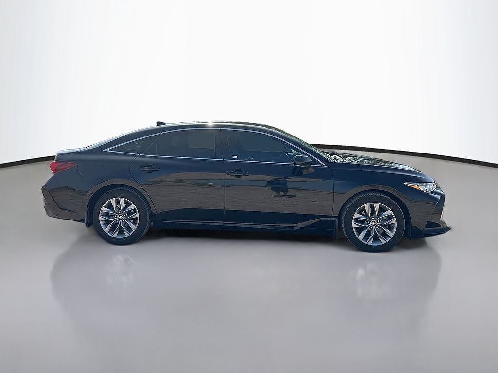 2022 Toyota Avalon XLE