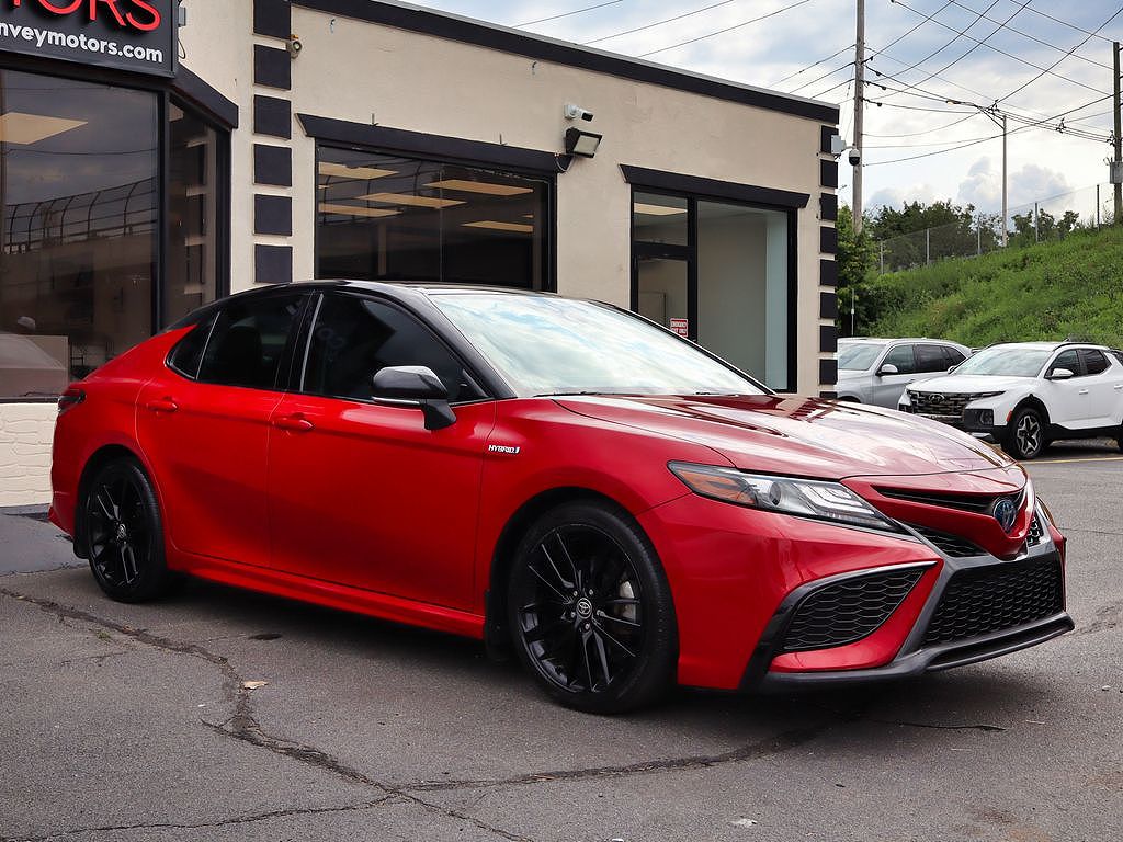 2021 Toyota Camry Hybrid XSE