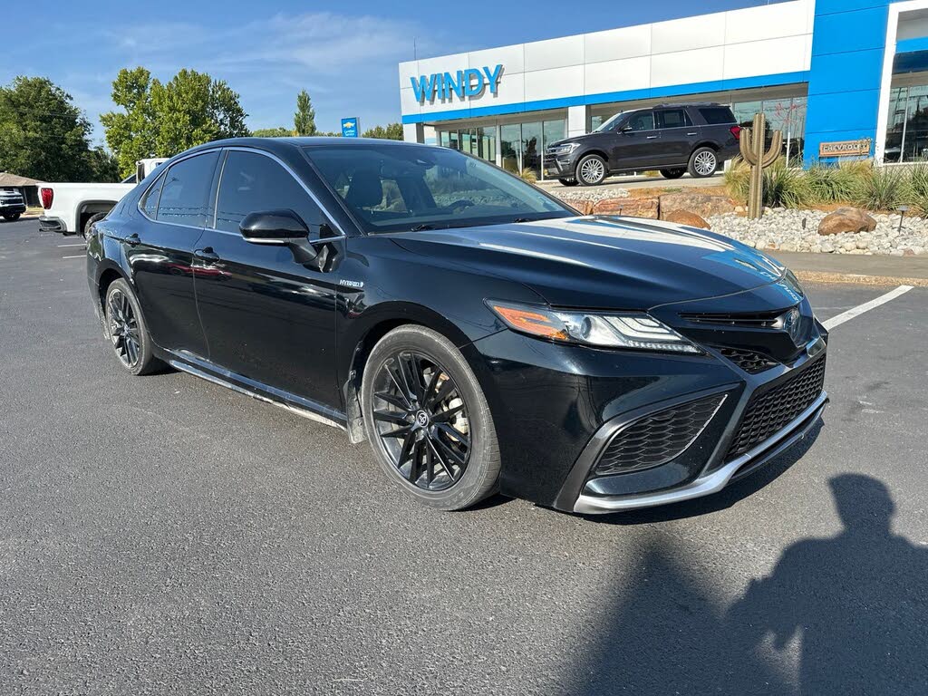2021 Toyota Camry Hybrid XSE
