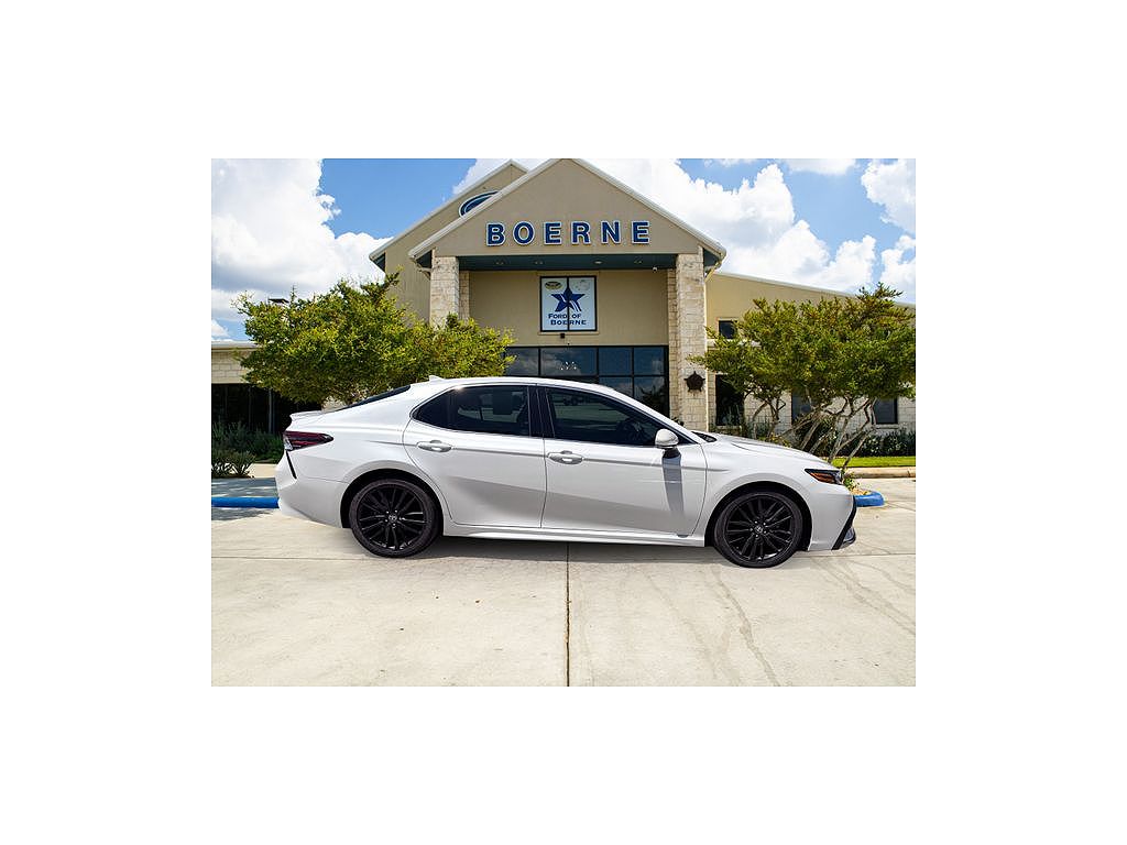2024 Toyota Camry Hybrid XSE