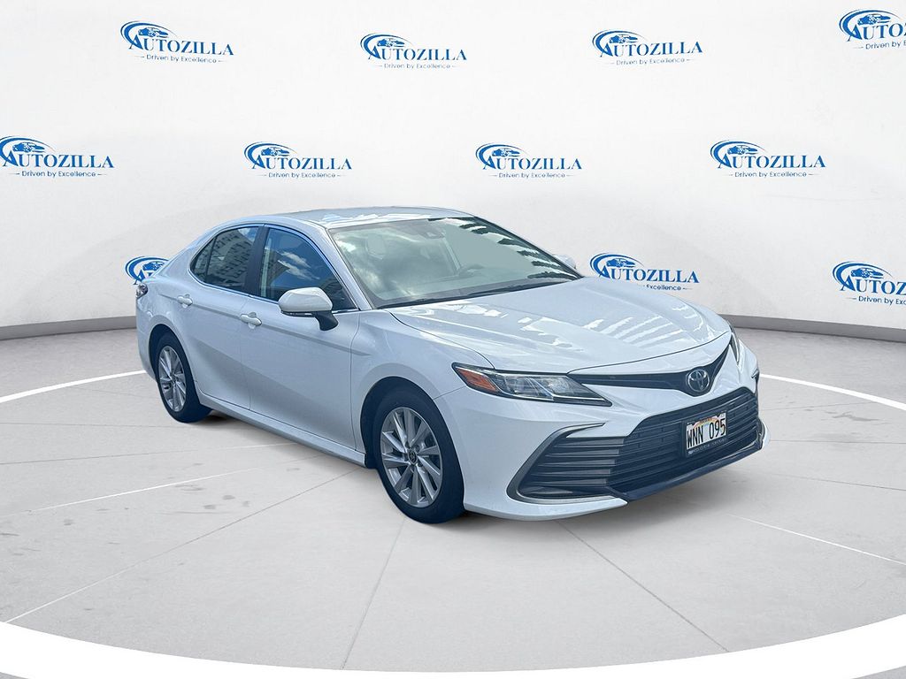 2022 Toyota Camry LE