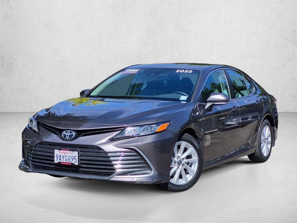 2022 Toyota Camry LE