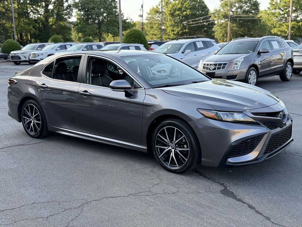 2023 Toyota Camry SE