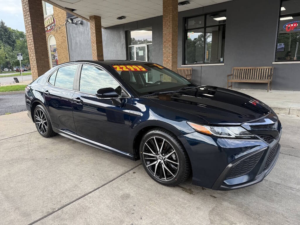 2021 Toyota Camry Hybrid SE