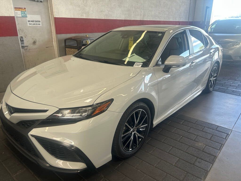 2022 Toyota Camry SE