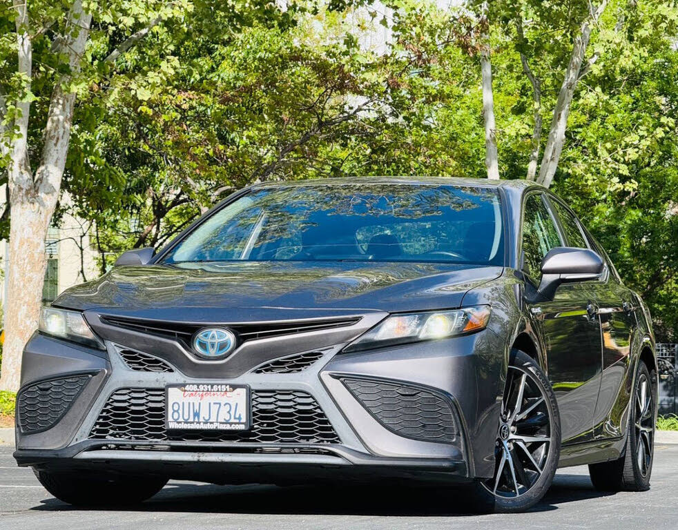 2021 Toyota Camry Hybrid SE