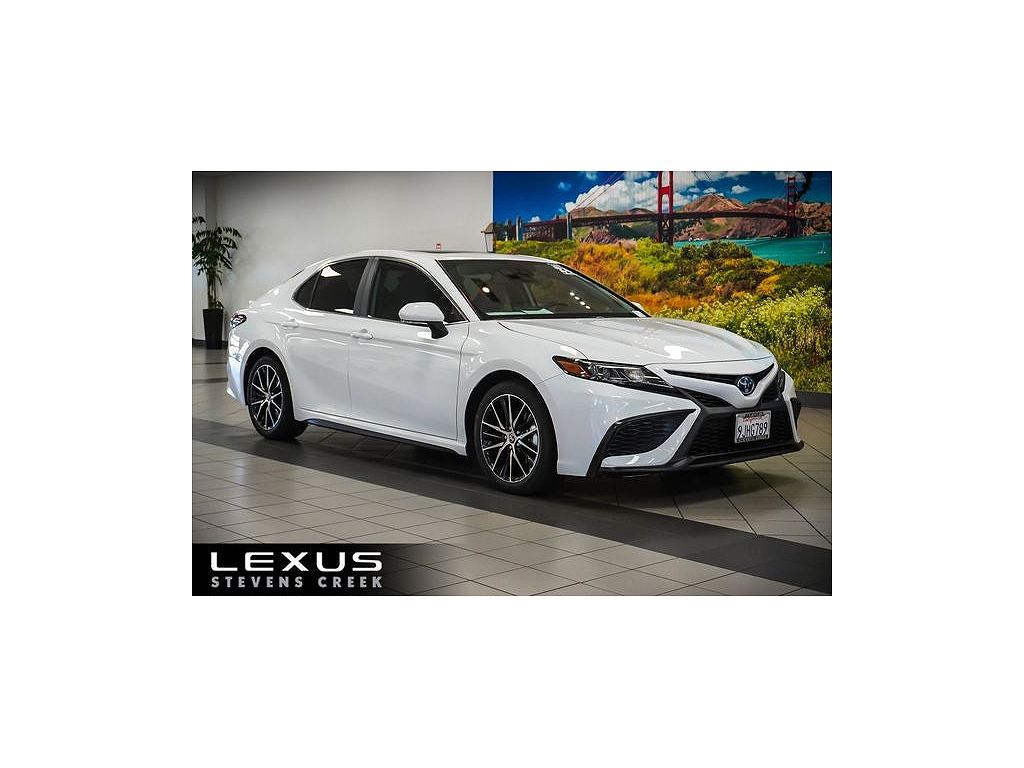 2024 Toyota Camry Hybrid SE