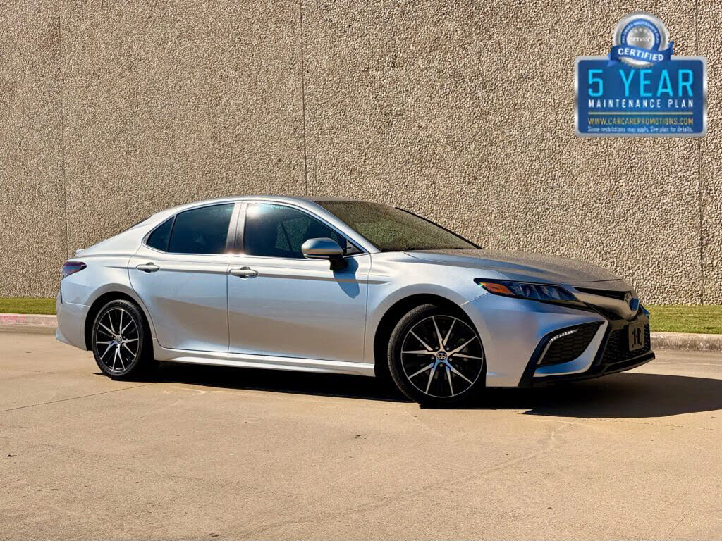 2024 Toyota Camry Hybrid SE