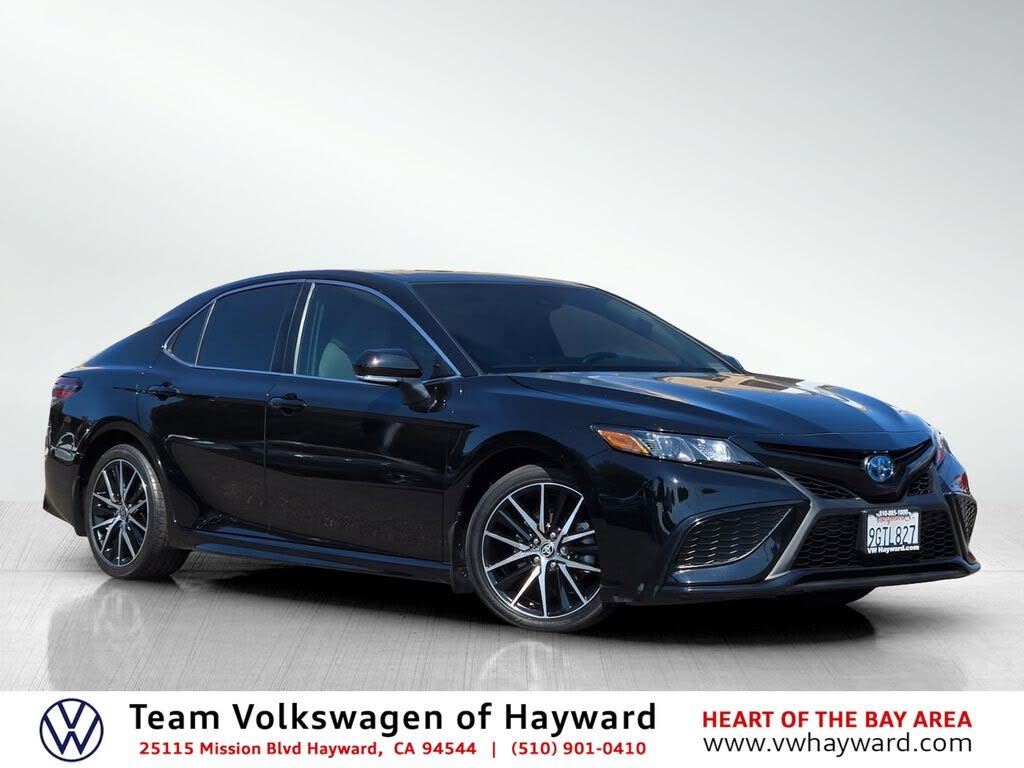 2023 Toyota Camry Hybrid SE