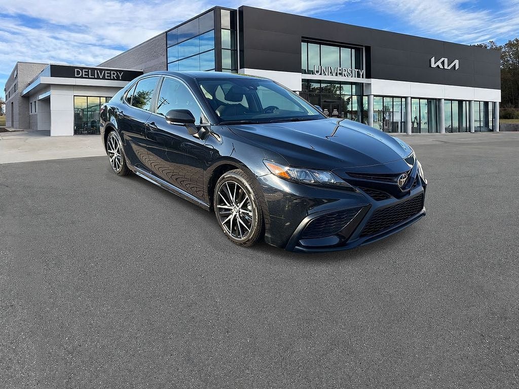2022 Toyota Camry SE Nightshade Edition