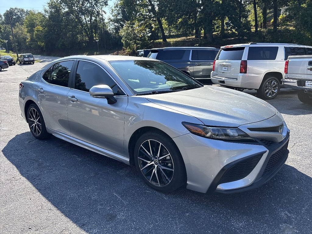 2022 Toyota Camry SE Nightshade Edition