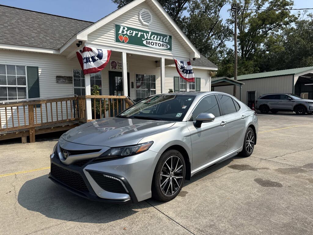2022 Toyota Camry SE Nightshade Edition
