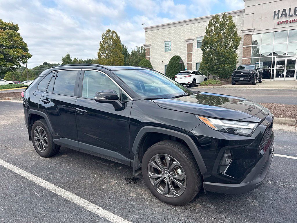 2023 Toyota RAV4 Hybrid XLE Premium