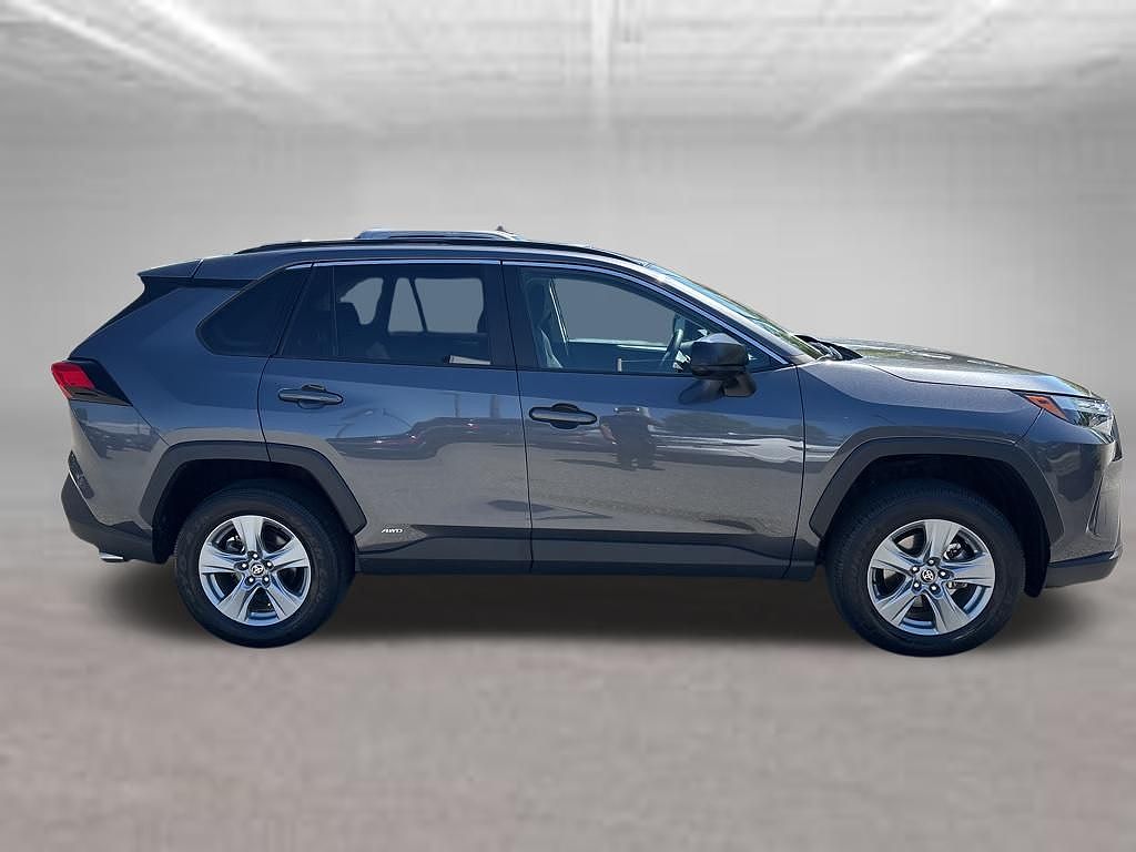 2025 Toyota RAV4 Hybrid LE