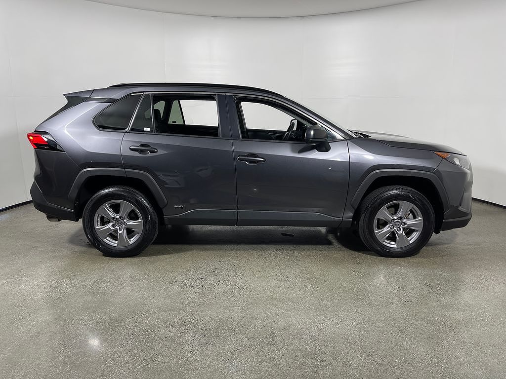 2022 Toyota RAV4 Hybrid LE