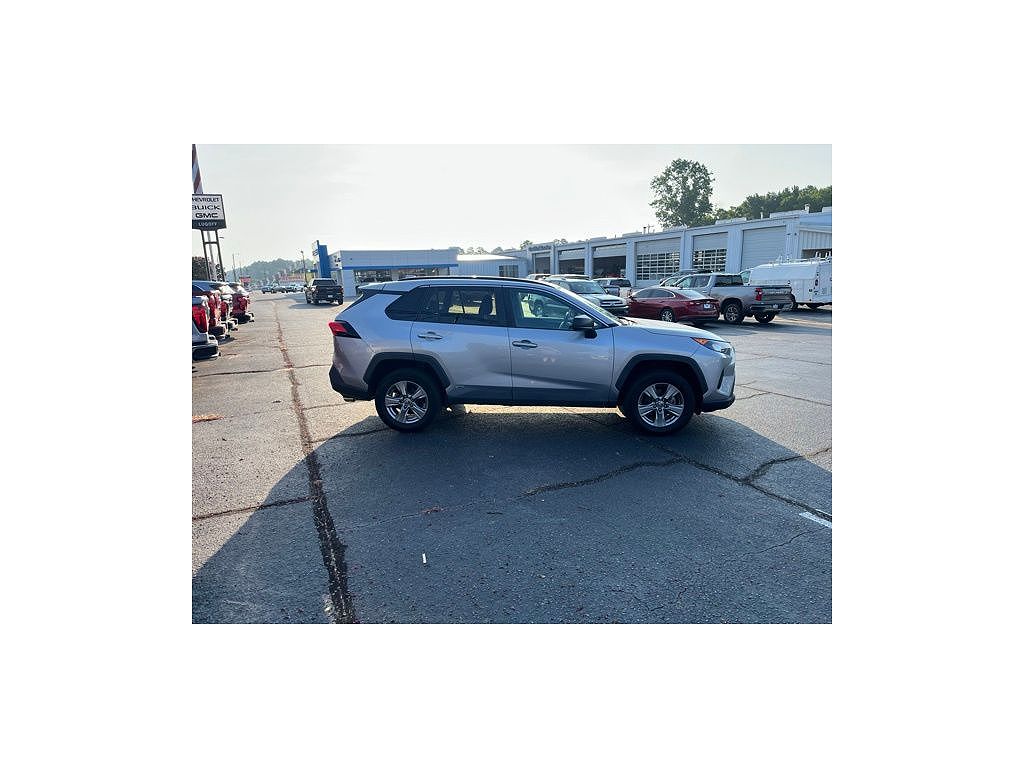 2022 Toyota RAV4 Hybrid LE