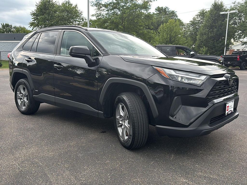 2025 Toyota Rav4 Hybrid LE