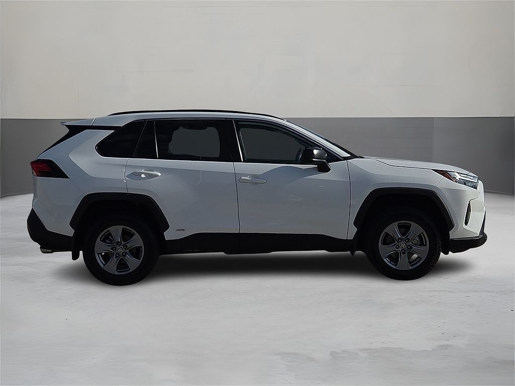 2024 Toyota RAV4 Hybrid LE