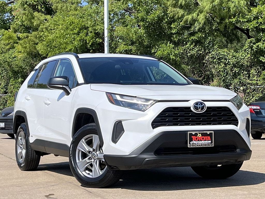 2025 Toyota RAV4 Hybrid LE w/Wheels: 17-in x 7.0J Silver Aluminum Alloy