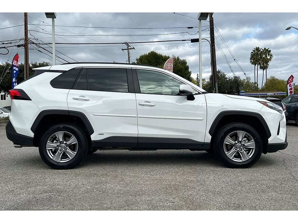 2024 Toyota RAV4 Hybrid LE