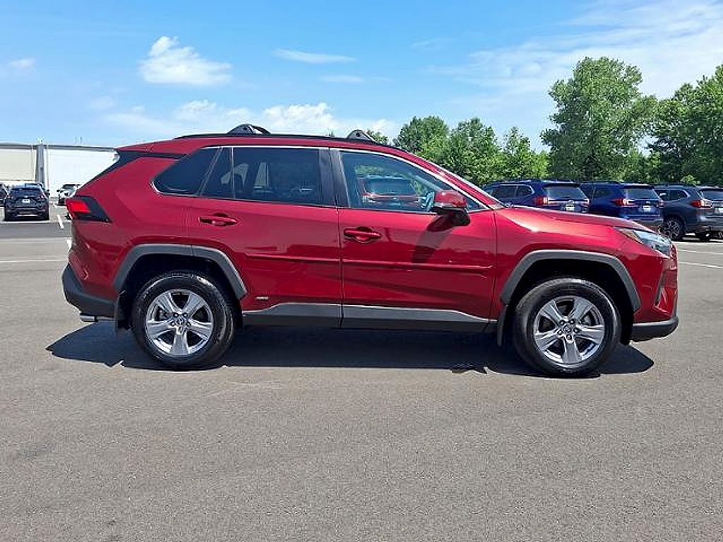 2023 Toyota RAV4 XLE