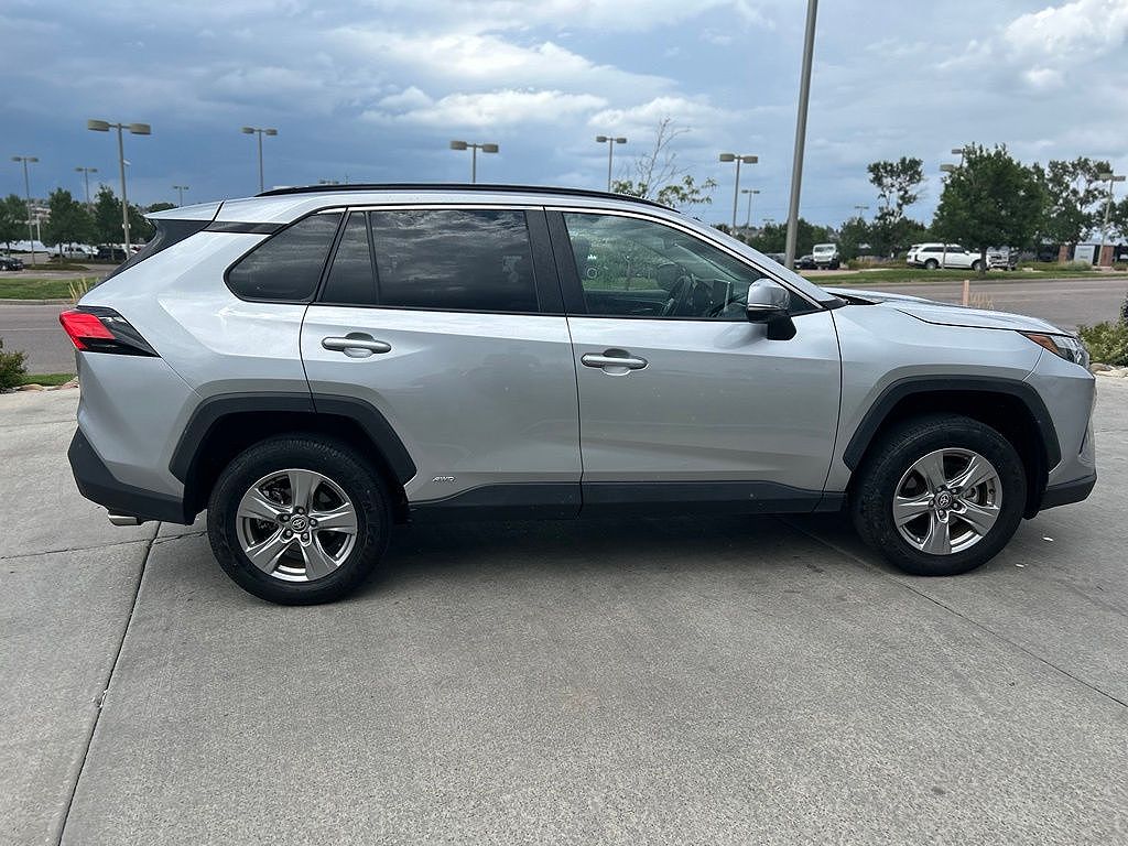 2025 Toyota RAV4 Hybrid XLE