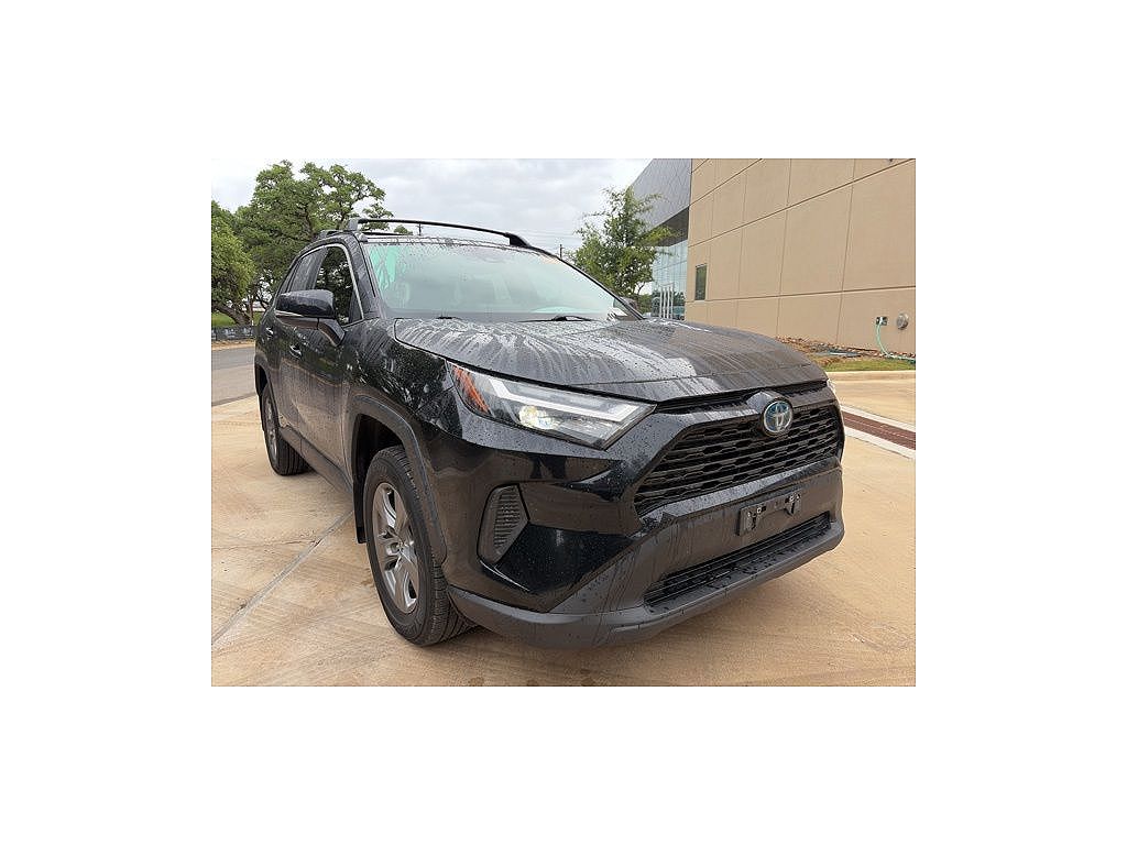 2023 Toyota RAV4 XLE