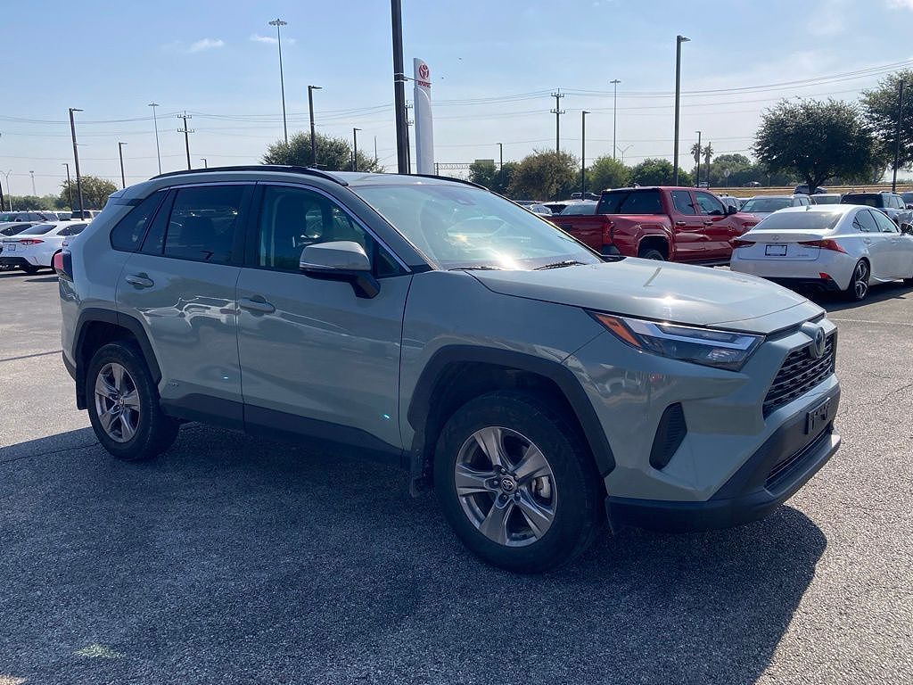 2023 Toyota RAV4 Hybrid XLE