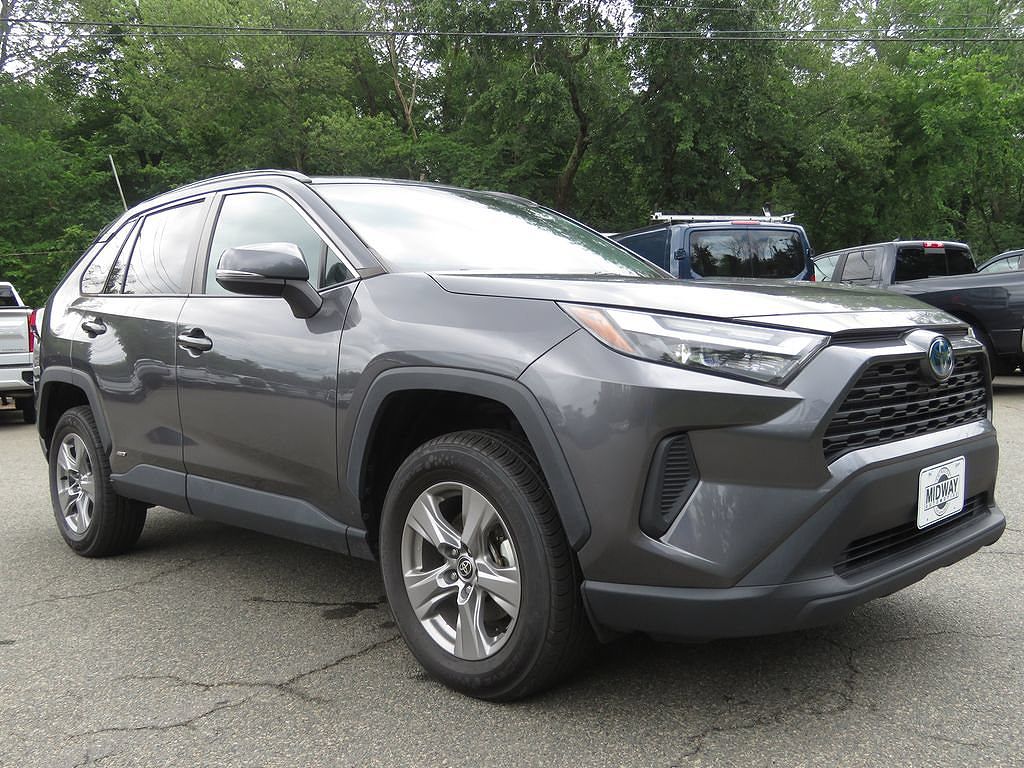 2022 Toyota RAV4 Hybrid XLE