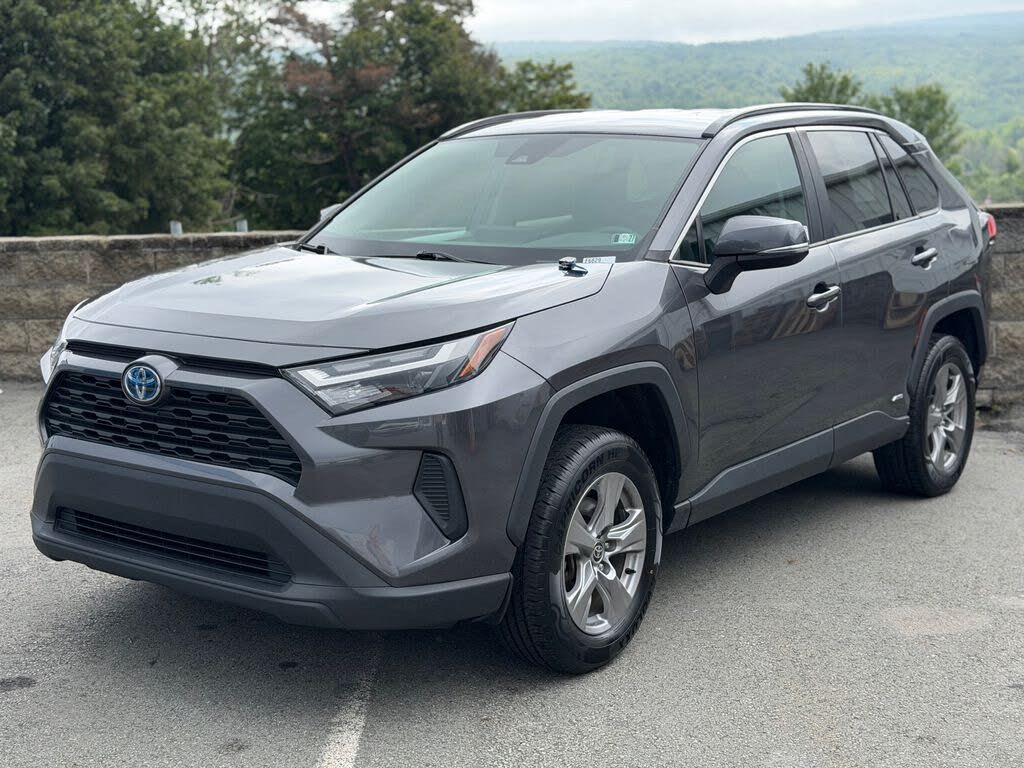 2022 Toyota RAV4 Hybrid XLE