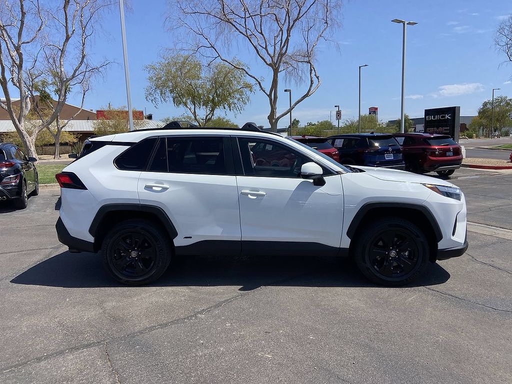 2024 Toyota RAV4 Hybrid XLE