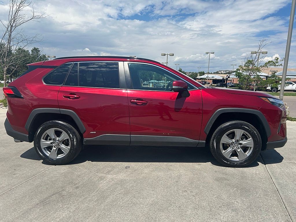 2025 Toyota RAV4 Hybrid XLE