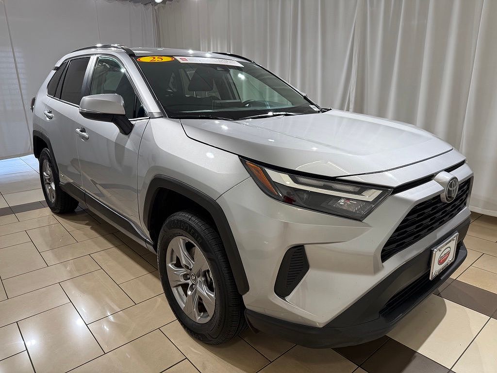 2025 Toyota RAV4 Hybrid XLE