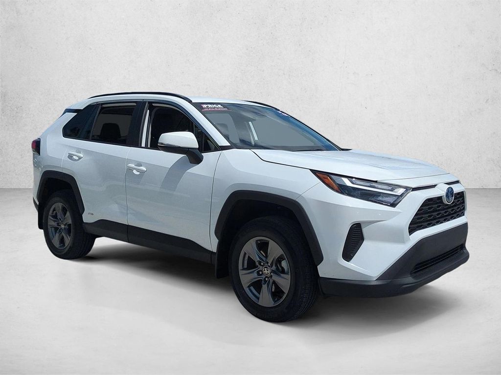 2024 Toyota RAV4 Hybrid XLE