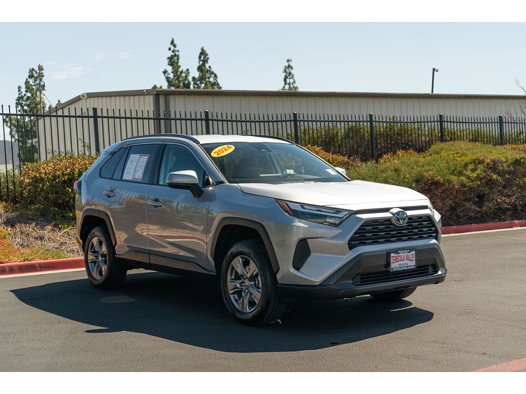 2024 Toyota RAV4 Hybrid XLE