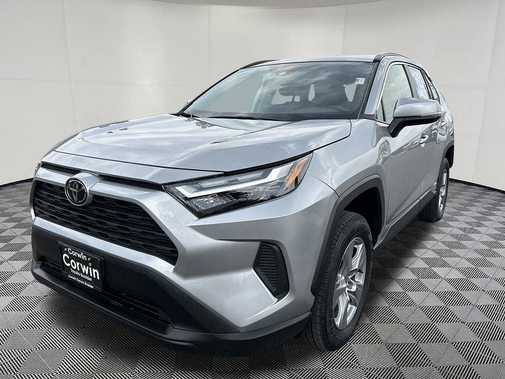 2025 Toyota RAV4 Hybrid XLE