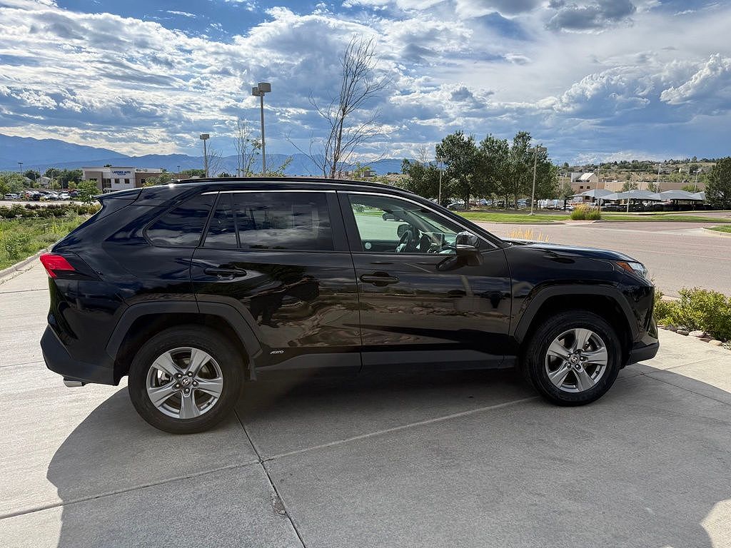 2025 Toyota RAV4 Hybrid XLE