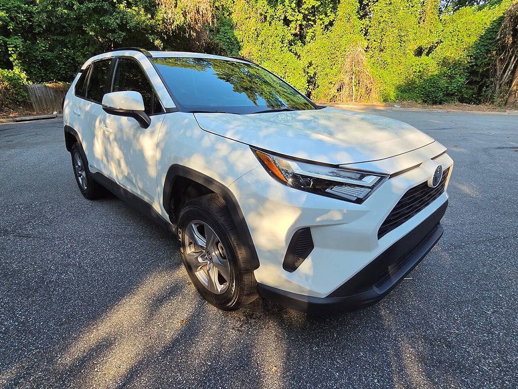 2022 Toyota RAV4 XLE