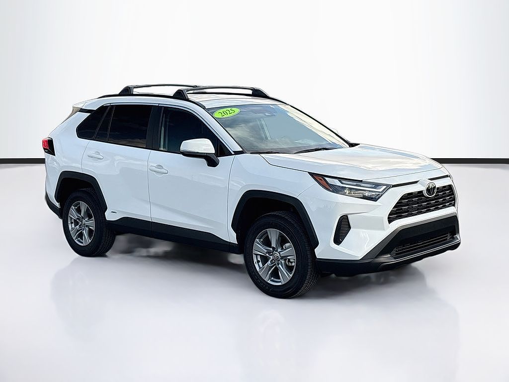 2025 Toyota RAV4 Hybrid XLE
